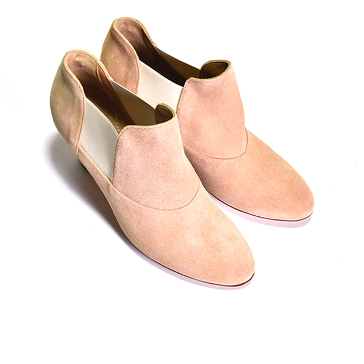 Pair of Heeled Chelsea boot