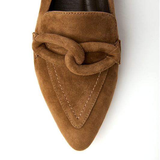Ballet flat with pointed toe - detail