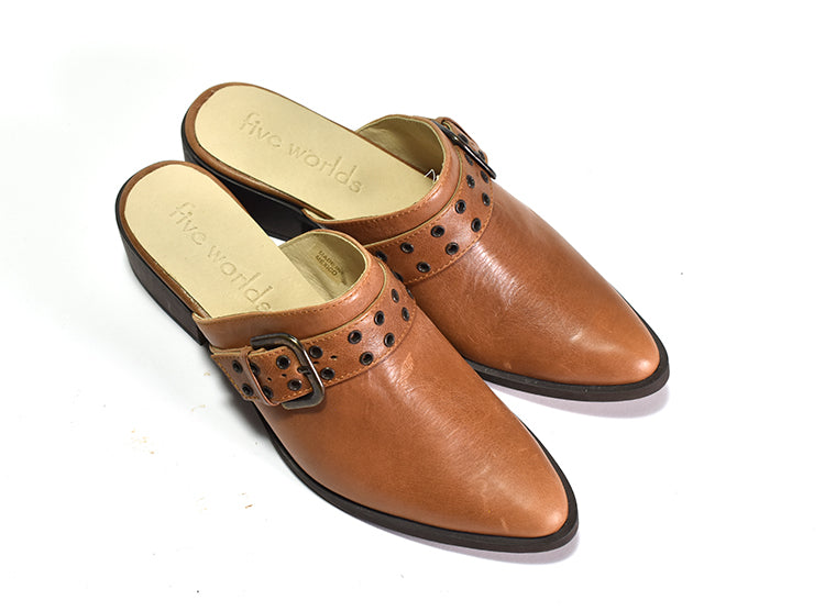 Brown heeled mule with buckle