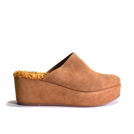 Clog with fur lining 