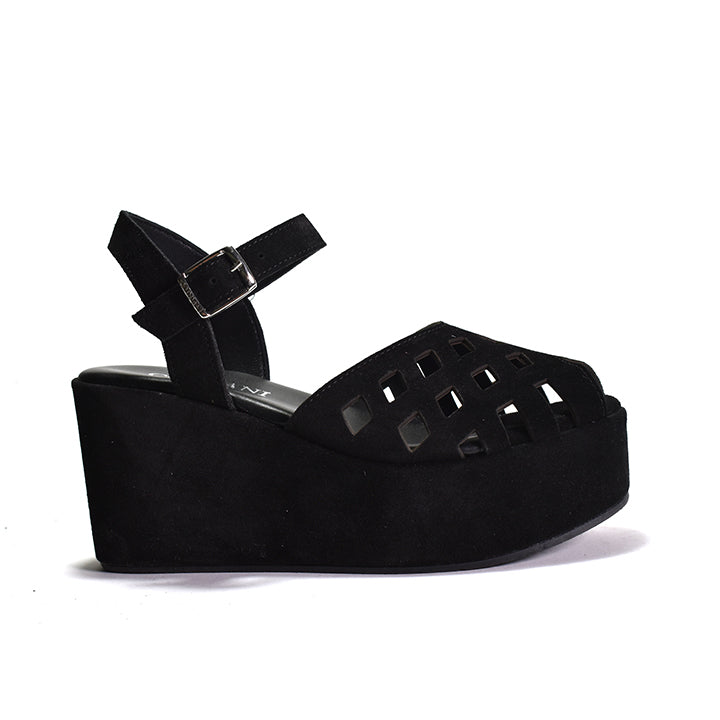 Birdcage sandal on rocker bottom