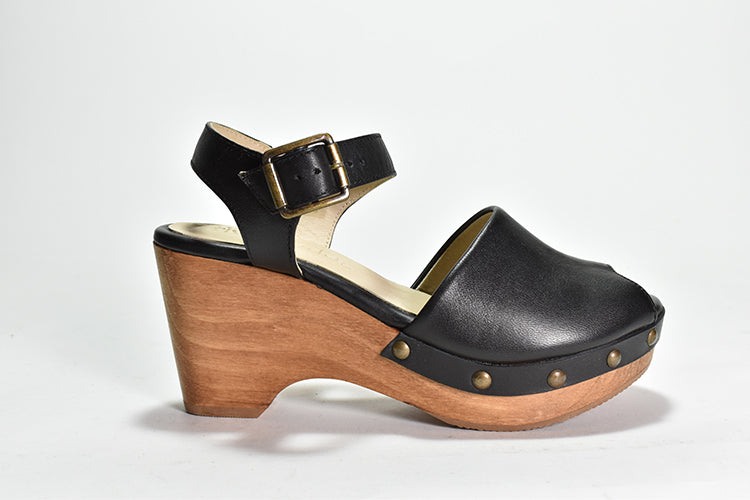 black leather Peep-toe clog sandal with adjustable buckle